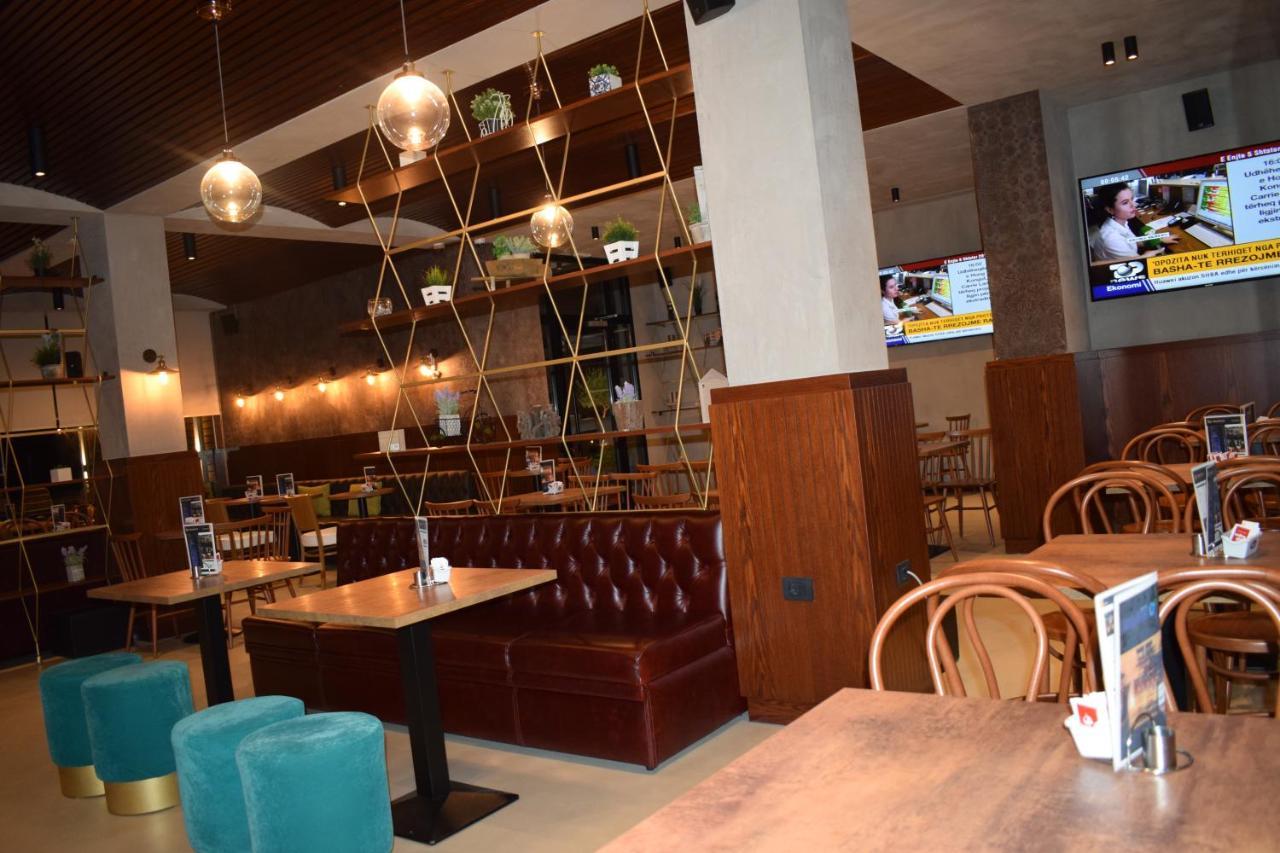 Bluepoint Hotel Tepelene 外观 照片